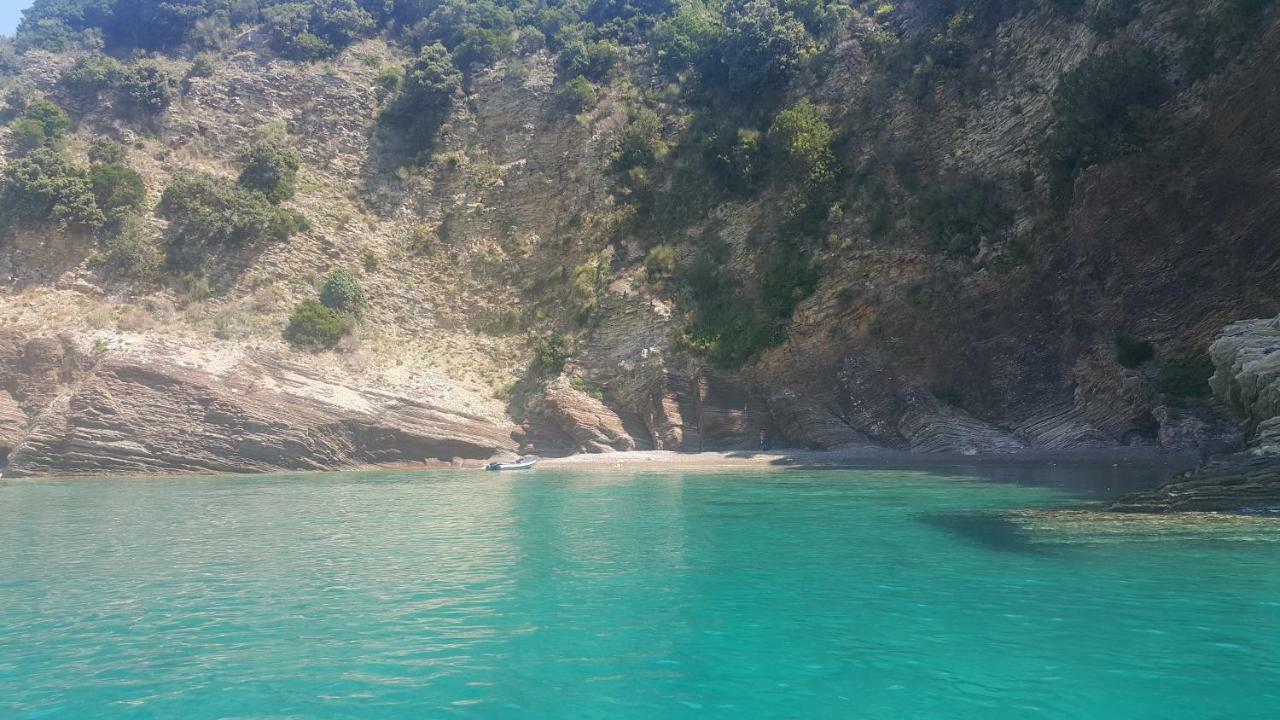 Montenegro Sea Pearl Apartments Petrovac Luaran gambar